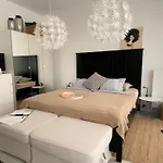 Bastova, Stela & Mia * Pozsony
